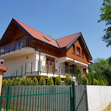 Pod Modrzewiami *
