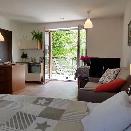 Pod Modrzewiami Lejlighed